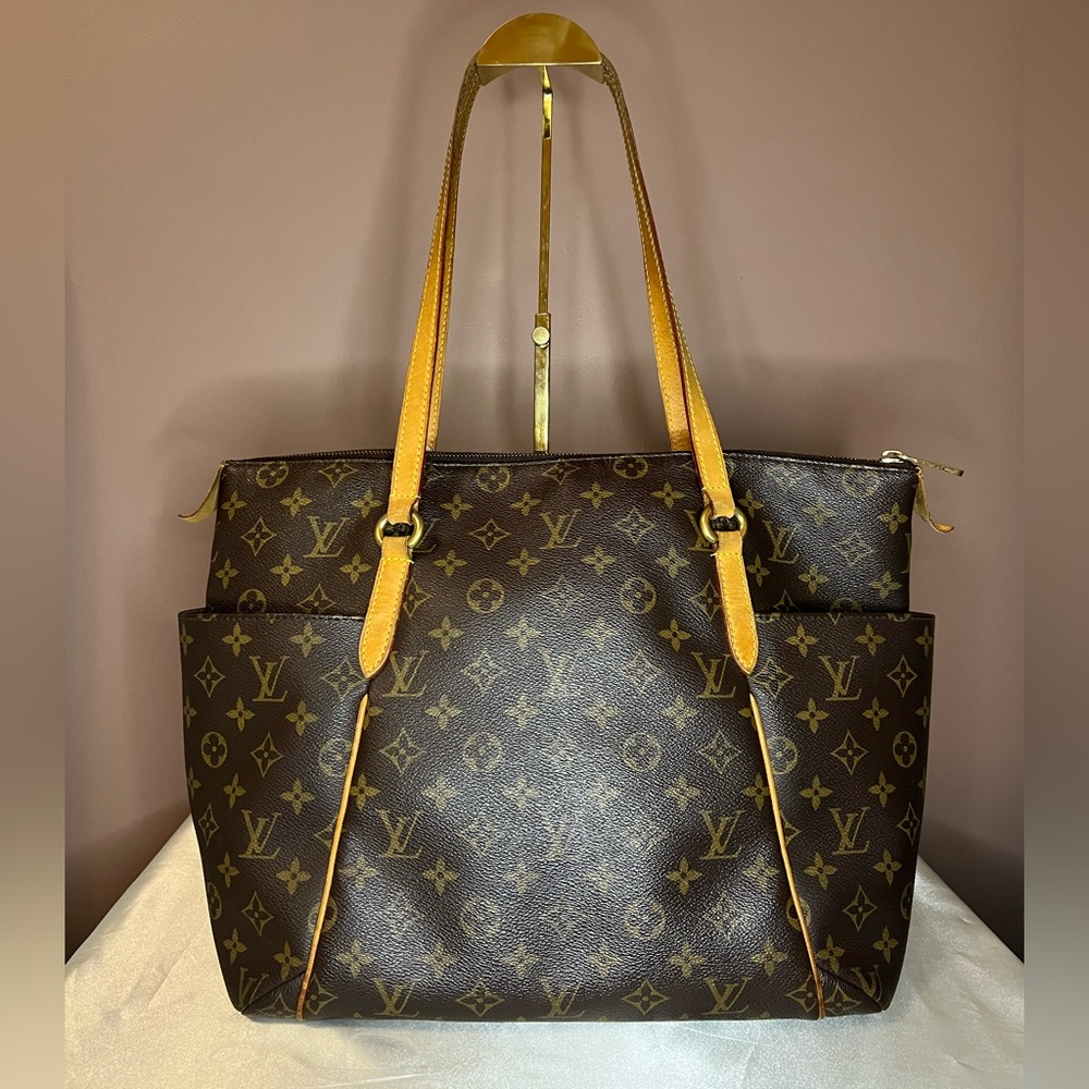 TOTALLY MM in Monogram by Louis Vuitton